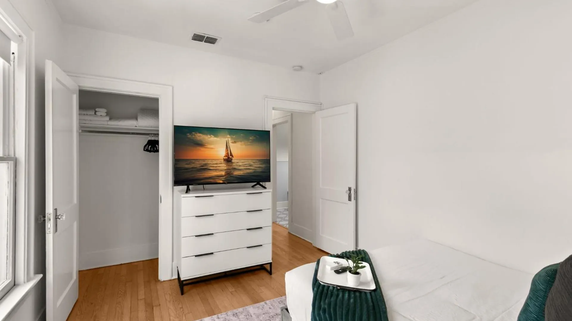 Soho Siesta Stunning Apt W Private Balcony Tampa